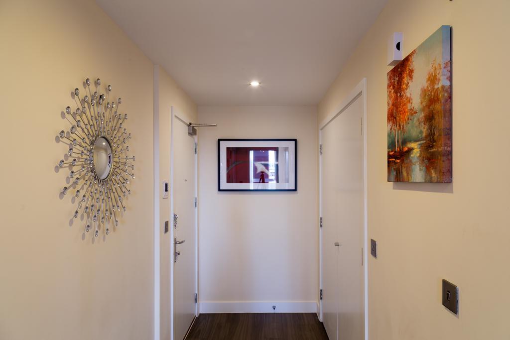 Contemporary & Homely Penthouse, 2 Mins Walk From Cambridge Station, Lift Access, Secured Gated On-Site Parking, Self Check-In, Super Fast Wifi, Terrace & Sleeps 6 Dış mekan fotoğraf