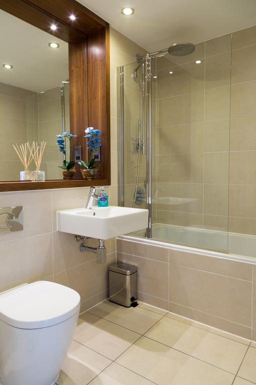 Contemporary & Homely Penthouse, 2 Mins Walk From Cambridge Station, Lift Access, Secured Gated On-Site Parking, Self Check-In, Super Fast Wifi, Terrace & Sleeps 6 Dış mekan fotoğraf