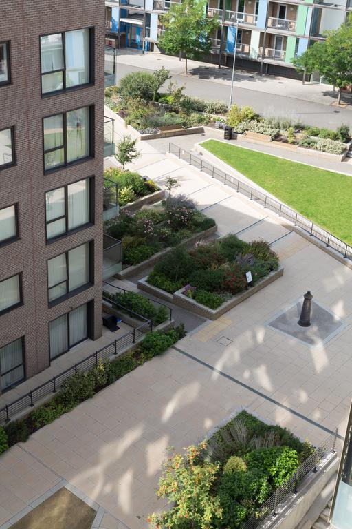 Contemporary & Homely Penthouse, 2 Mins Walk From Cambridge Station, Lift Access, Secured Gated On-Site Parking, Self Check-In, Super Fast Wifi, Terrace & Sleeps 6 Dış mekan fotoğraf