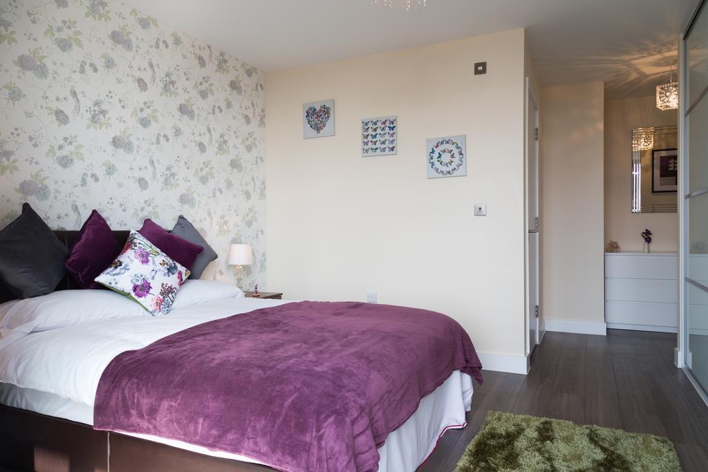 Contemporary & Homely Penthouse, 2 Mins Walk From Cambridge Station, Lift Access, Secured Gated On-Site Parking, Self Check-In, Super Fast Wifi, Terrace & Sleeps 6 Dış mekan fotoğraf