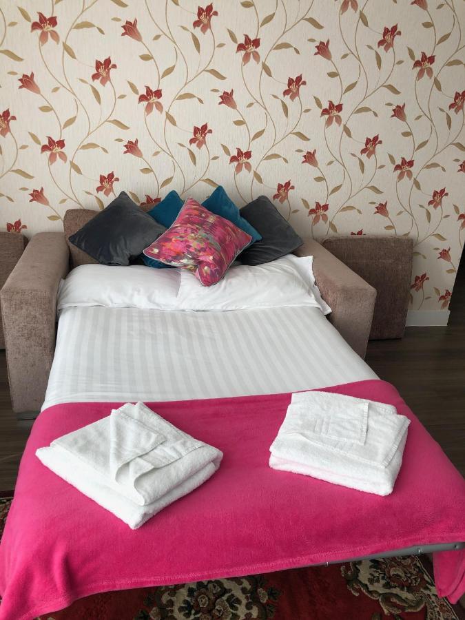 Contemporary & Homely Penthouse, 2 Mins Walk From Cambridge Station, Lift Access, Secured Gated On-Site Parking, Self Check-In, Super Fast Wifi, Terrace & Sleeps 6 Dış mekan fotoğraf